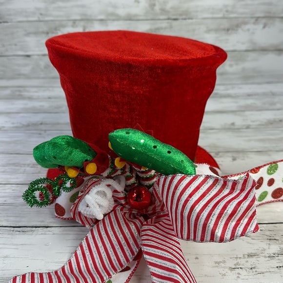 CHRISTMAS TREE TOPPER Red Top Hat elf legs sticking out - Picture 4 of 10